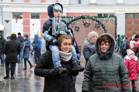 На Михайлівській для дітей влаштували казкові фотозони, вікторину, дискотеку