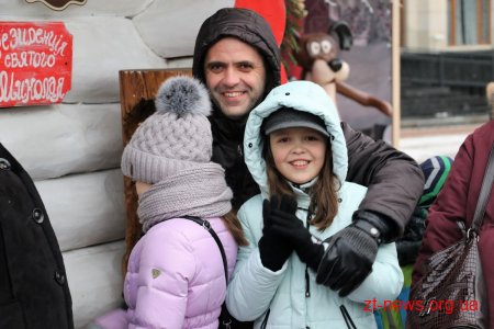 На Михайлівській для дітей влаштували казкові фотозони, вікторину, дискотеку