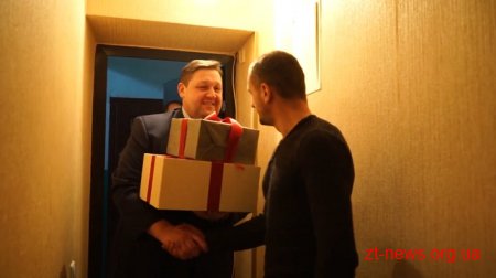 Ігор Гундич відвідав родину, яка нещодавно придбала квартиру за рахунок допомоги від держави