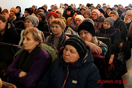 Сергій Сухомлин відвідав житомирський територіальний центр та привітав колектив із новорічними святами