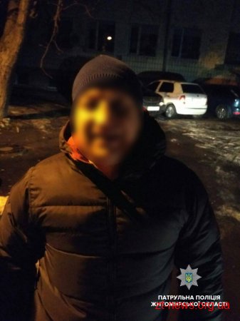 У Житомирі патрульні затримали трьох чоловіків, які намагалися обікрасти кондитерську
