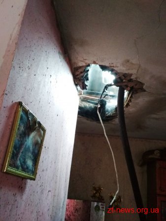 У Бердичівському районі горів дах цегляної дачі