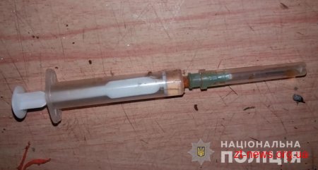 У Житомирі поліцейські вилучили наркотики з двох приватних помешкань