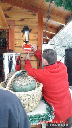 Юні вартові правопорядку у Житомирі закликали торговців не продавати дітям алкоголь і тютюн