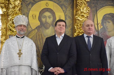 У Свято-Михайлівському кафедральному соборі пройшла святкова служба з нагоди Різдва Христового