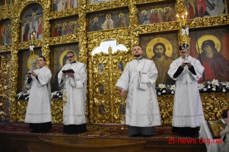 У Свято-Михайлівському кафедральному соборі пройшла святкова служба з нагоди Різдва Христового