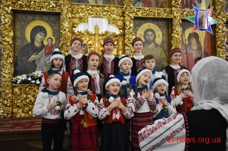 У Свято-Михайлівському кафедральному соборі пройшла святкова служба з нагоди Різдва Христового