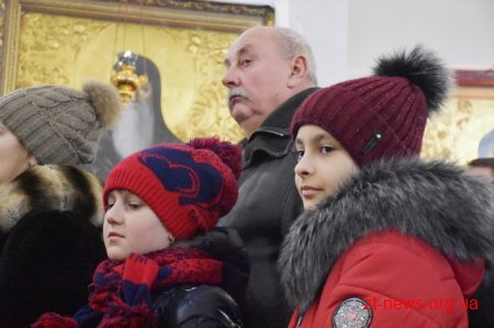 У Свято-Михайлівському кафедральному соборі пройшла святкова служба з нагоди Різдва Христового
