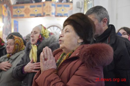 У Свято-Михайлівському кафедральному соборі пройшла святкова служба з нагоди Різдва Христового