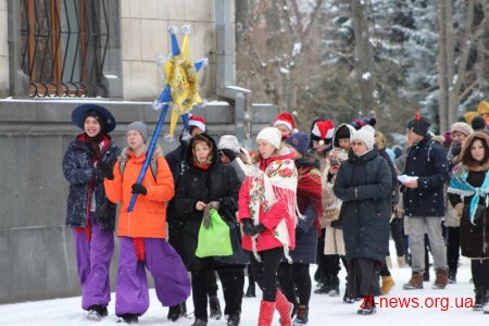 Житомиряни пройшли святковою ходою від Замкової гори до майдану імені Корольова
