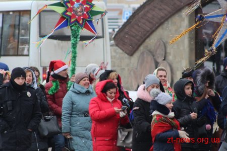 Житомиряни пройшли святковою ходою від Замкової гори до майдану імені Корольова