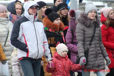 Житомиряни пройшли святковою ходою від Замкової гори до майдану імені Корольова