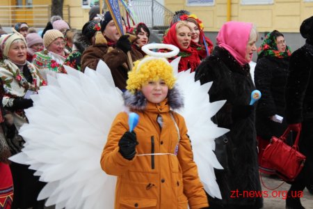 Житомиряни пройшли святковою ходою від Замкової гори до майдану імені Корольова
