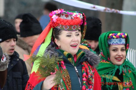 Житомиряни пройшли святковою ходою від Замкової гори до майдану імені Корольова