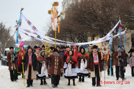 Житомиряни пройшли святковою ходою від Замкової гори до майдану імені Корольова