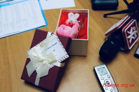 Сергій Сухомлин вручив ключі від однокімнатної квартири дитині-сироті