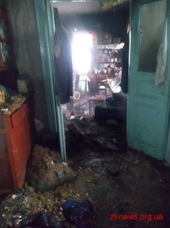 Під час пожежі в житловому будинку вогнеборці врятували жінку, яка не могла ходити
