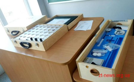 64 комплекти обладнання для природничо-математичних кабінетів закупили на Житомирщині