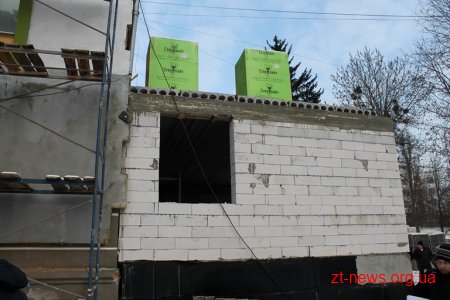 Реконструкція онкологічного диспансеру у Житомирі триває