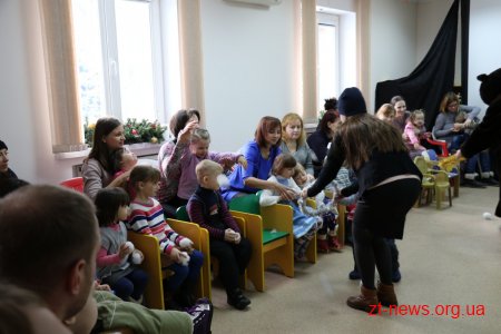 Солодкі подарунки до новорічних свят отримали вихованці Благодійного фонду «Місія в Україну»