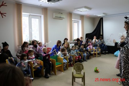 Солодкі подарунки до новорічних свят отримали вихованці Благодійного фонду «Місія в Україну»