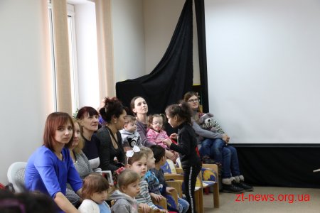 Солодкі подарунки до новорічних свят отримали вихованці Благодійного фонду «Місія в Україну»