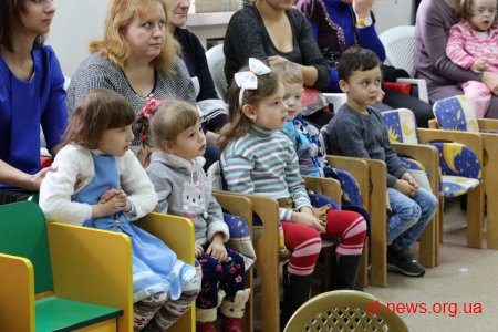 Солодкі подарунки до новорічних свят отримали вихованці Благодійного фонду «Місія в Україну»