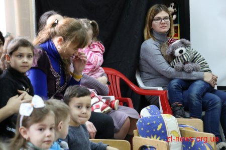 Солодкі подарунки до новорічних свят отримали вихованці Благодійного фонду «Місія в Україну»