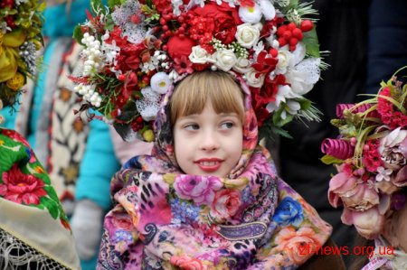 Близько 600 жителів Житомирщини заспівали разом колядку «Нова радість стала»
