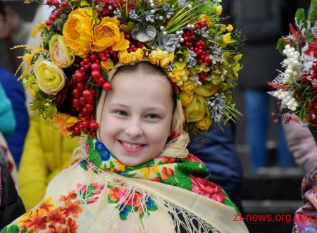 Близько 600 жителів Житомирщини заспівали разом колядку «Нова радість стала»
