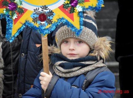 Близько 600 жителів Житомирщини заспівали разом колядку «Нова радість стала»