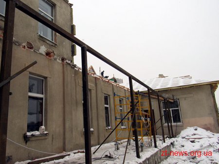 Продовжується реконструкція Малинського районного будинку культури