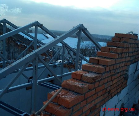 Продовжується реконструкція Малинського районного будинку культури