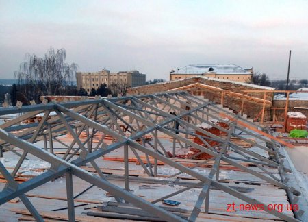 Продовжується реконструкція Малинського районного будинку культури