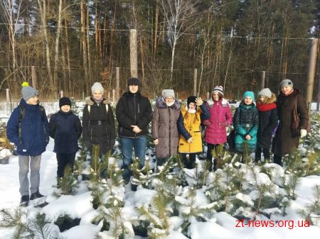 Учням музичної школи №4 Житомира провели екскурсію по ялинковій фермі