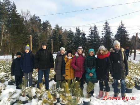 Учням музичної школи №4 Житомира провели екскурсію по ялинковій фермі