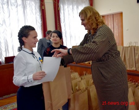 Понад 100 талановитих дітей Житомирщини відчули себе депутатами й отримали подарунки від Ігоря Гундича