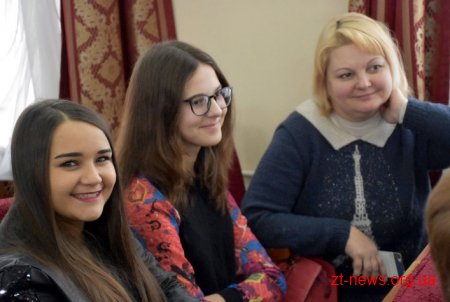 Понад 100 талановитих дітей Житомирщини відчули себе депутатами й отримали подарунки від Ігоря Гундича