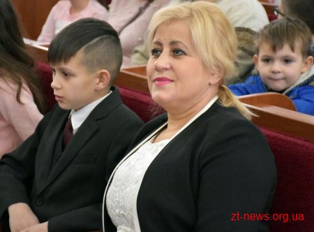 Понад 100 талановитих дітей Житомирщини відчули себе депутатами й отримали подарунки від Ігоря Гундича