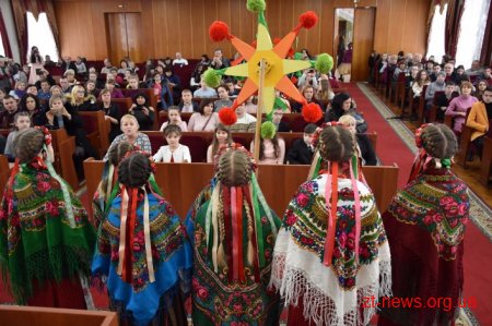Понад 100 талановитих дітей Житомирщини відчули себе депутатами й отримали подарунки від Ігоря Гундича