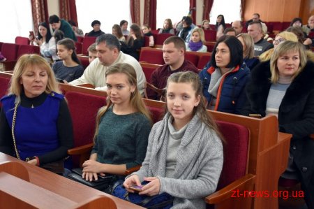 Понад 100 талановитих дітей Житомирщини відчули себе депутатами й отримали подарунки від Ігоря Гундича