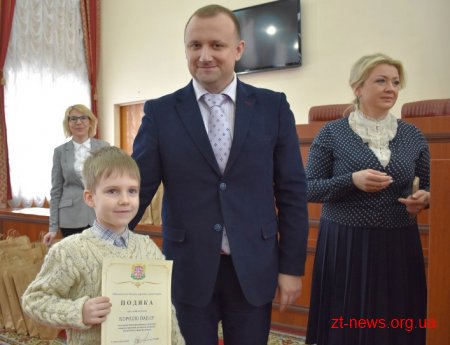 Понад 100 талановитих дітей Житомирщини відчули себе депутатами й отримали подарунки від Ігоря Гундича