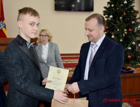 Понад 100 талановитих дітей Житомирщини відчули себе депутатами й отримали подарунки від Ігоря Гундича