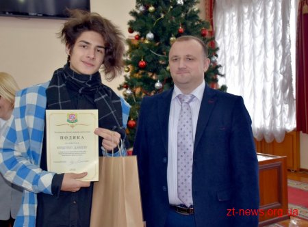 Понад 100 талановитих дітей Житомирщини відчули себе депутатами й отримали подарунки від Ігоря Гундича