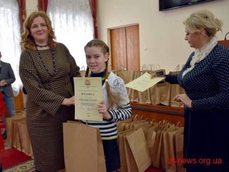 Понад 100 талановитих дітей Житомирщини відчули себе депутатами й отримали подарунки від Ігоря Гундича