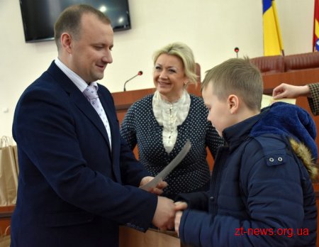 Понад 100 талановитих дітей Житомирщини відчули себе депутатами й отримали подарунки від Ігоря Гундича
