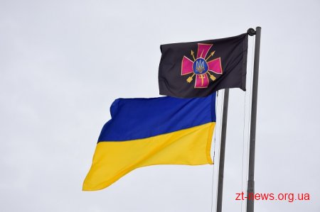 Петро Порошенко вручив бойовий прапор «хижим вовкам» Житомирщини