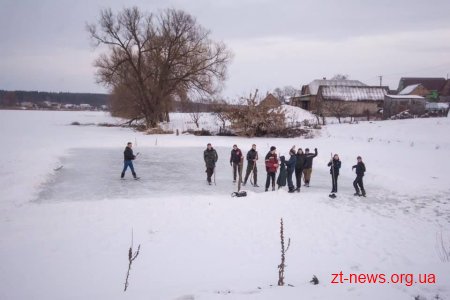 Діти із села Скраглівка Бердичівського району отримали від Президента спортивне екіпірування