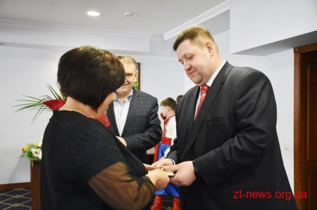 Ігор Гундич привітав жінок, які отримали звання «Мати-героїня»