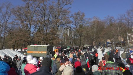 Як житомиряни святкували Водохреща у Гідропарку